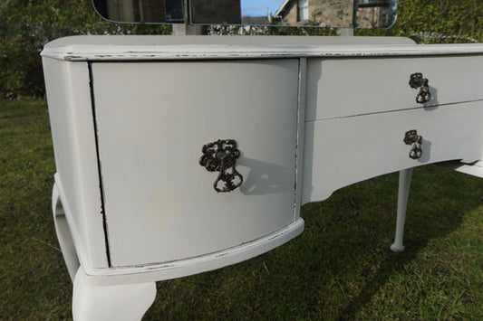 Vintage dressing table in Miss Mustard Seed Milk Paint Linen by Emily Roase Vintage