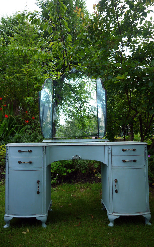 Vintage blue painted dressing table in miss mustard seed milk paint
