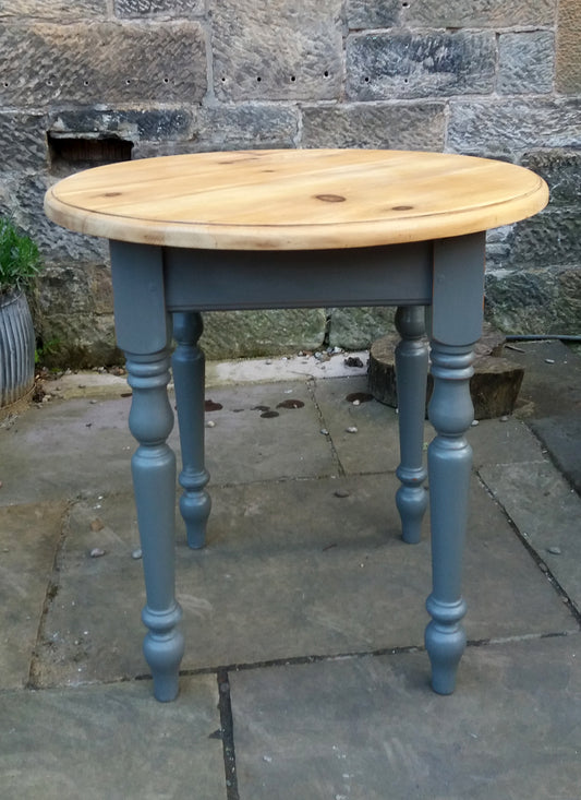 Vintage round rustic country kitchen pine dining table seats 2