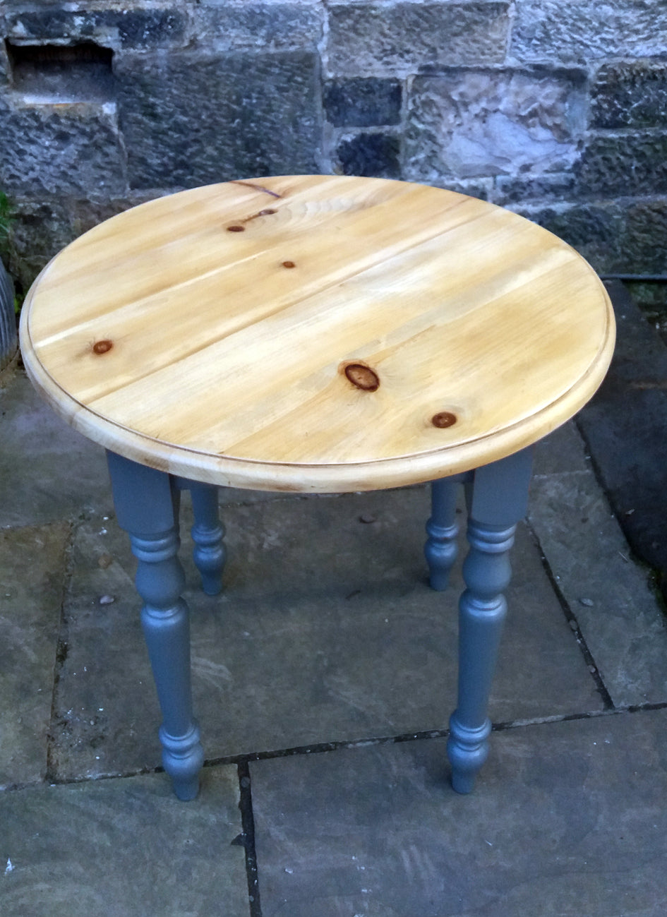 Vintage round rustic country kitchen pine dining table seats 2