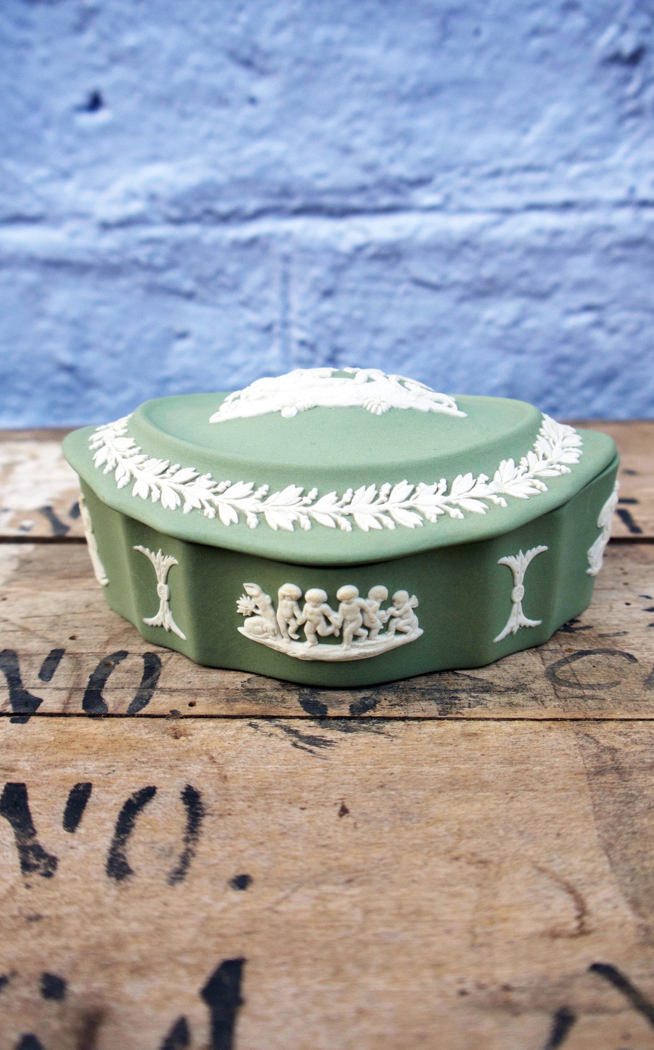 Wedgwood green jasperware boat shaped trinket box and lid