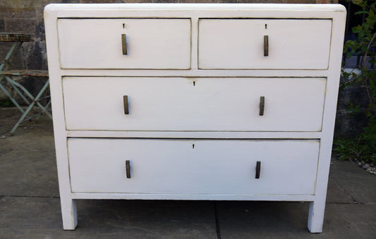hand painted chest of drawers in fusion picket fence