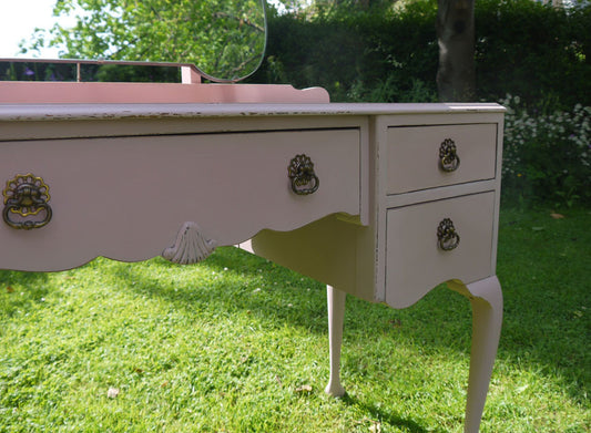 vintage dressing table in Mis mustard Seed Milk paint Arabesque