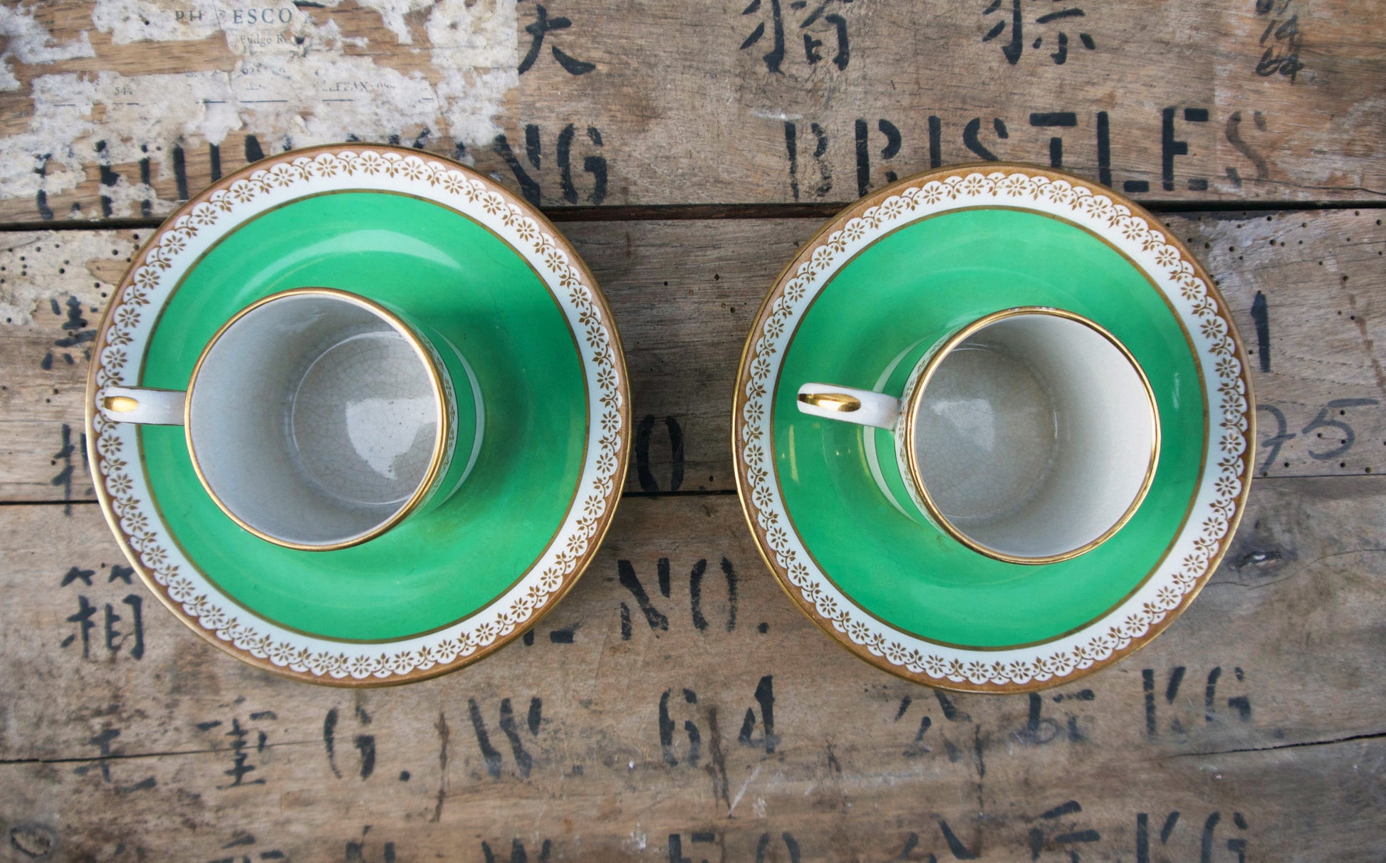 vintage set of 2 green and gold tea / coffee cups. in lovely condition, tea for 2.